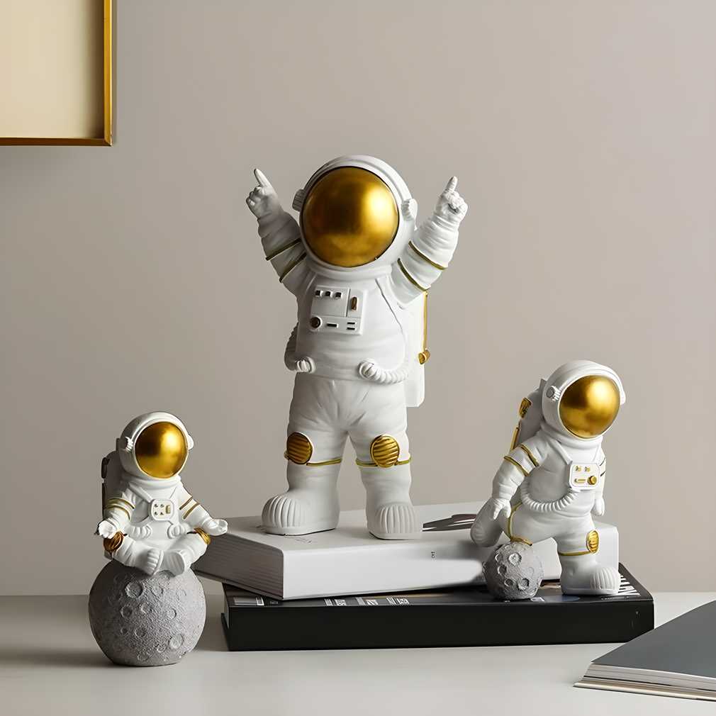 Golden Astronaut Spaceman Statue Set of 3 – Modern Home & Office Desktop Decor Figurines
