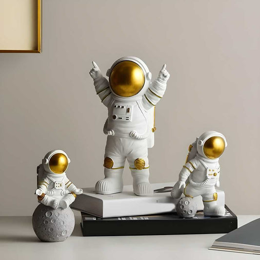 Golden Astronaut Spaceman Statue Set of 3 – Modern Home & Office Desktop Decor Figurines