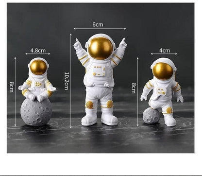 Golden Astronaut Spaceman Statue Set of 3 – Modern Home & Office Desktop Decor Figurines